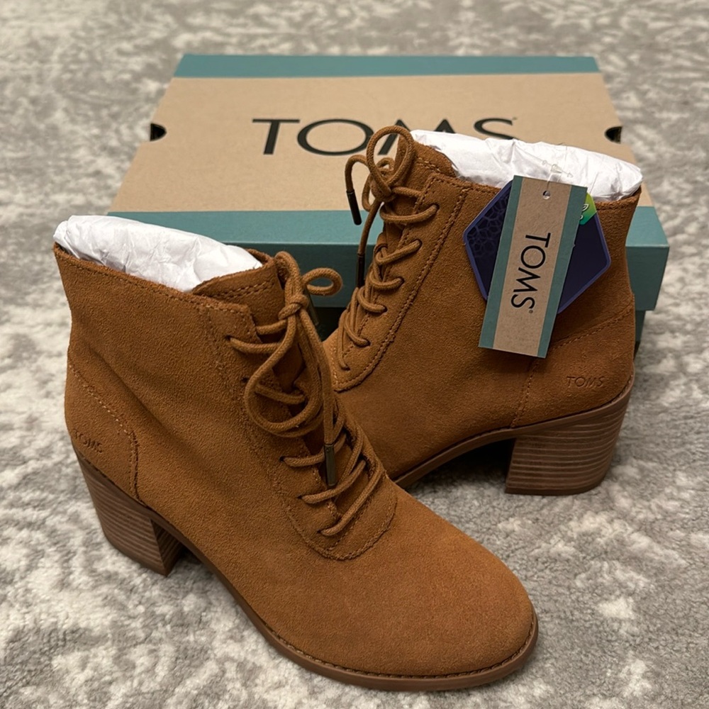 NWT TOMS Evelyn Heeled Boot! Super cute for fall!